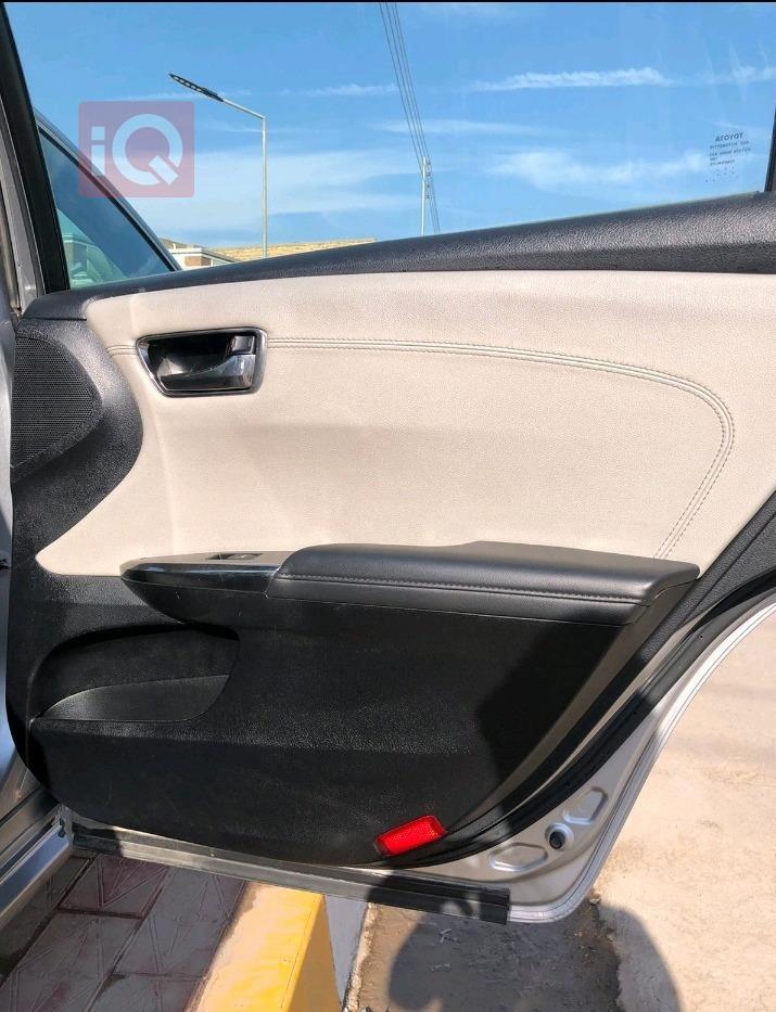 تويوتا أفالون